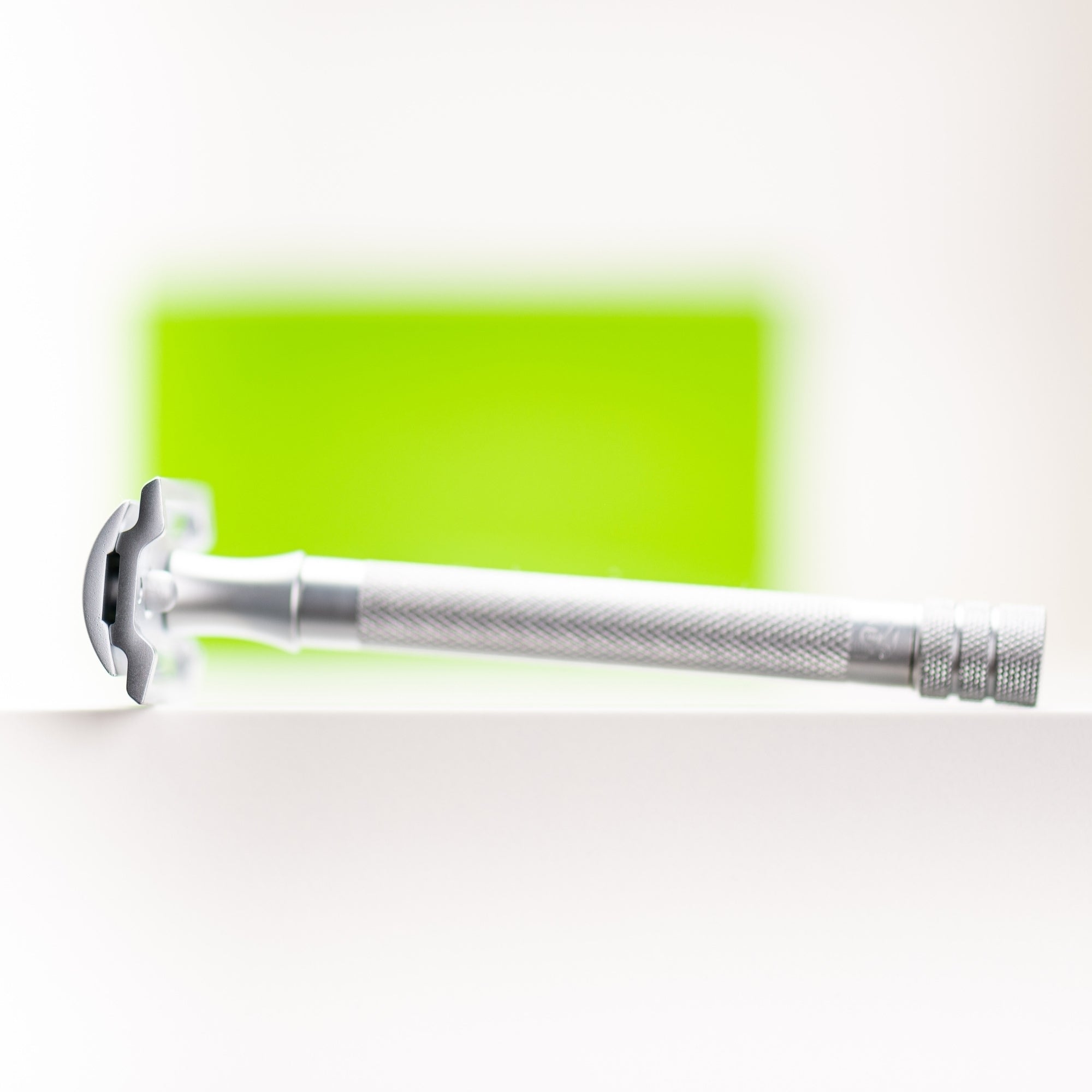 Merkur DE Razor, 22C Straight Comb, Long Handle, Matt Chrome, MK-22002 - BarberSupplies Canada