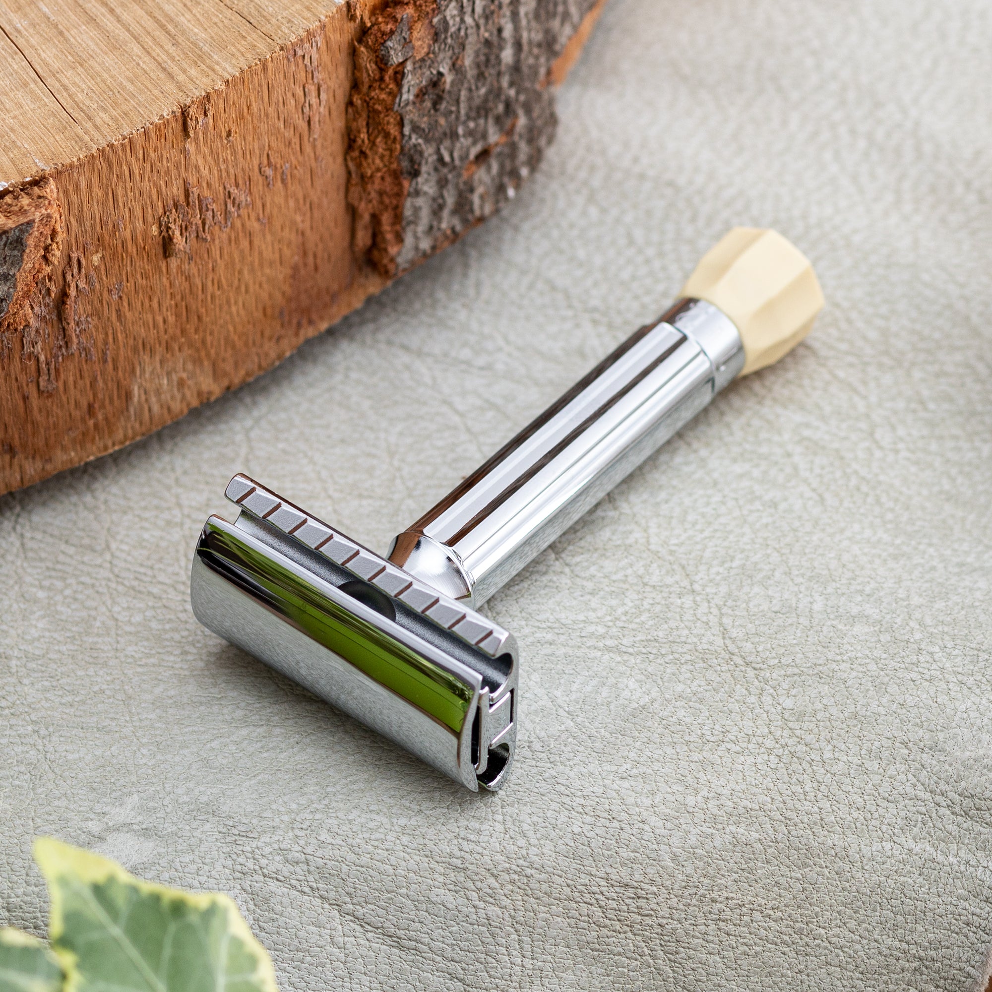 Merkur Progress Adjustable Double Edge Safety Razor, Short Handle, Chrome - BarberSupplies Canada